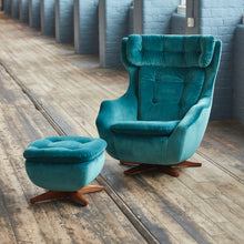 Load image into Gallery viewer, Parker Knoll Statesman 1028 with Matching Footstool