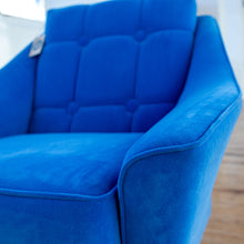 Load image into Gallery viewer, Iris Blu Reloved Chair