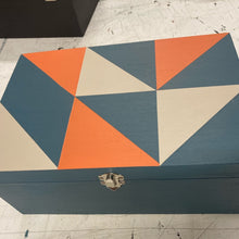 Load image into Gallery viewer, Beginners Upcycling Workshop