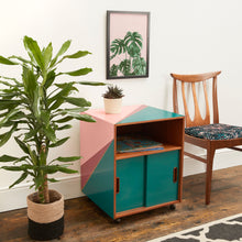 Load image into Gallery viewer, Furniture Upcycling workshop
